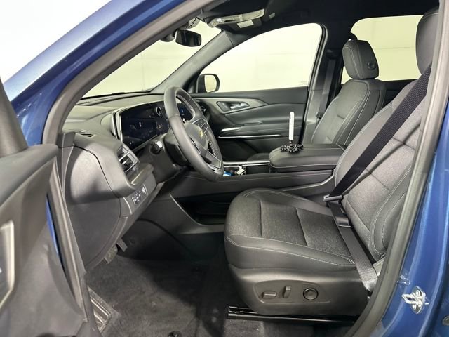Used 2025 Chevrolet Traverse LT w/ Driver Confidence Package image 11