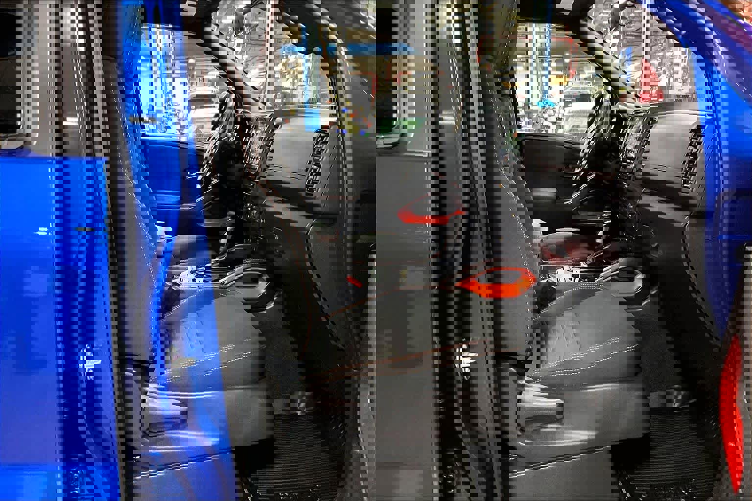 Used 2024 Nissan Frontier PRO-4X w/ Pro Convenience Package image 7