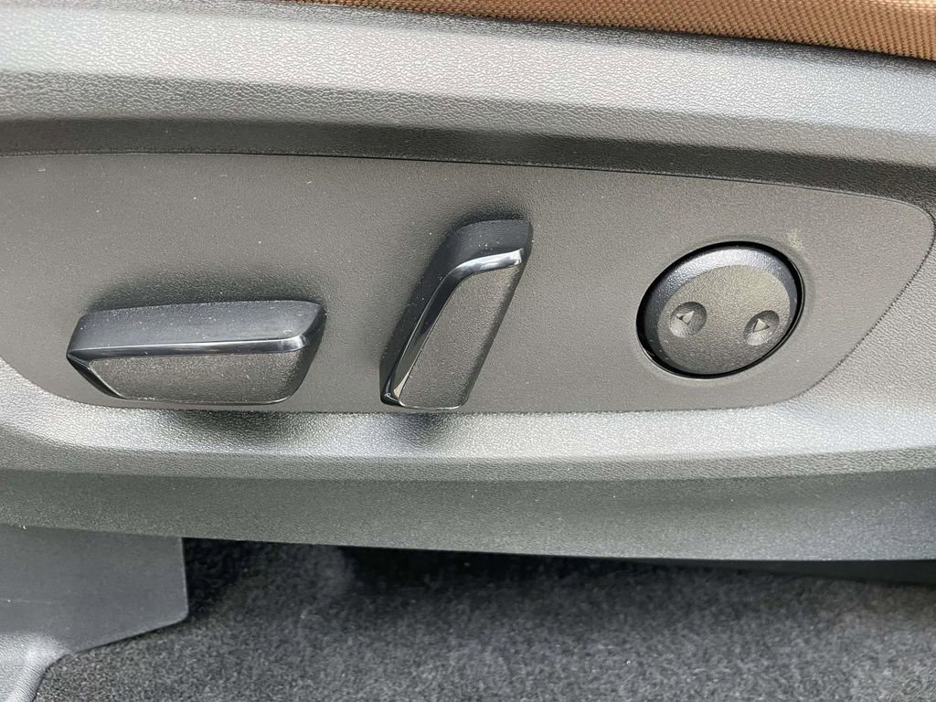 Used 2025 Nissan Pathfinder Platinum w/ Cargo Package image 15