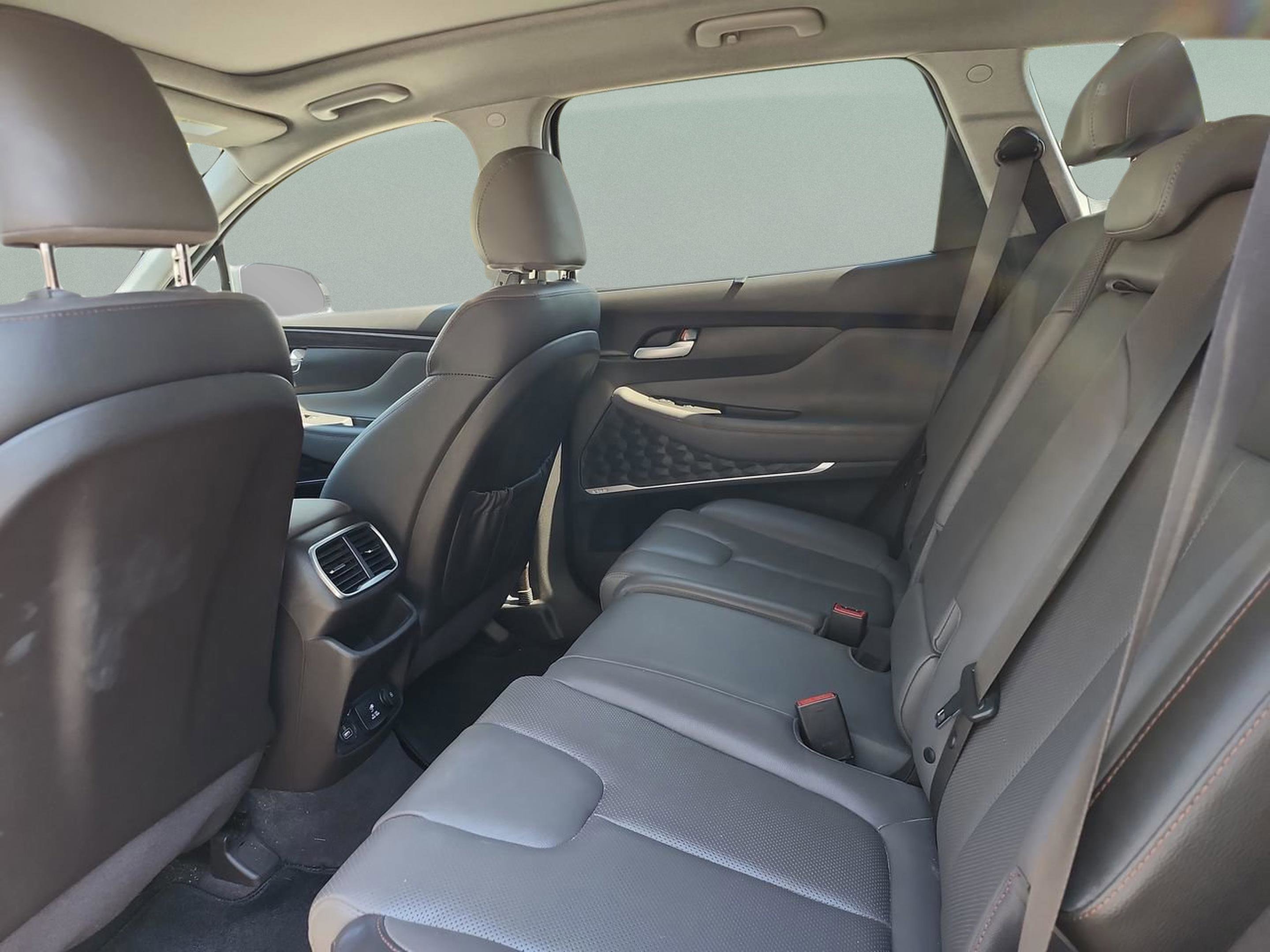 Used 2020 Hyundai Santa Fe Limited image 17