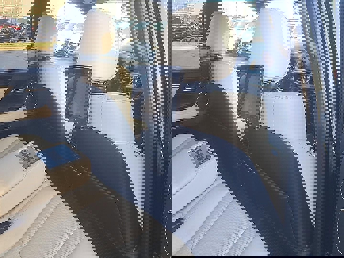 Used 2020 Lexus LX 570 4WD w/ Sport Package image 30