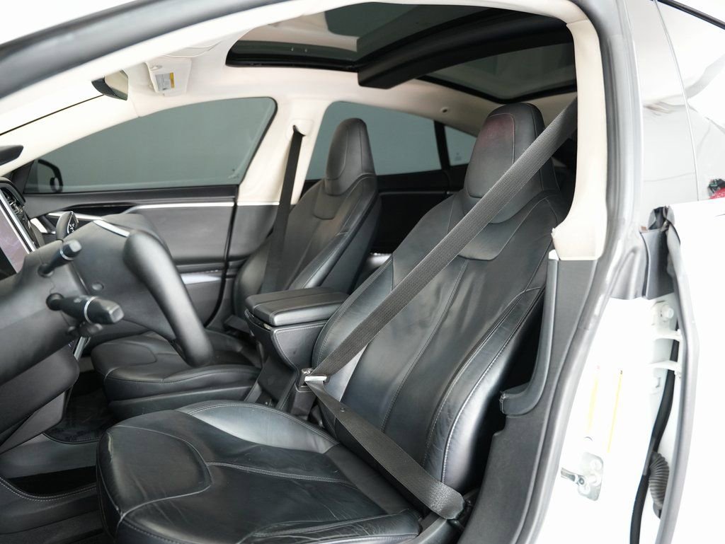Used 2014 Tesla Model S 60 image 39