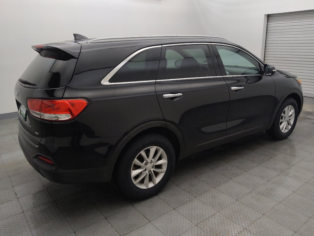 Used 2018 Kia Sorento LX image 10