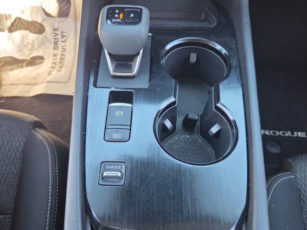 Used 2025 Nissan Rogue SV image 17