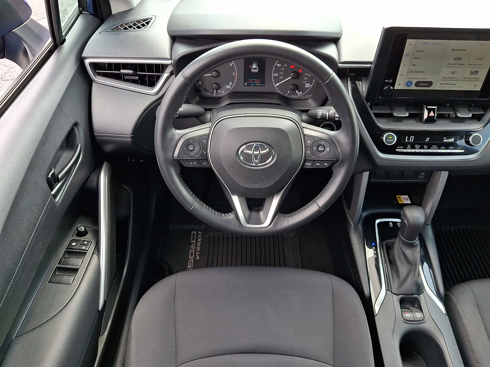 Used 2023 Toyota Corolla Cross LE image 11