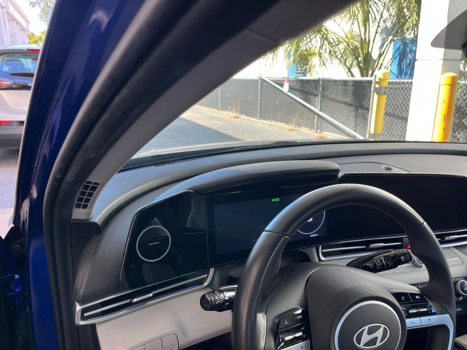 Used 2025 Hyundai Elantra Limited image 34