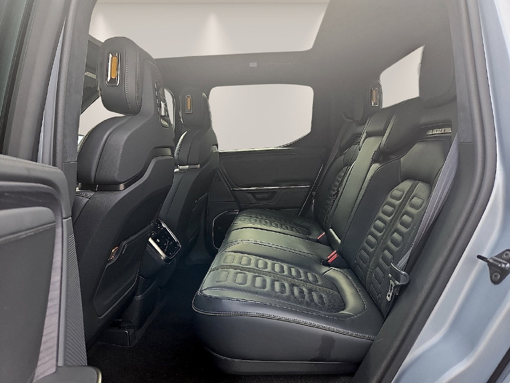Used 2025 Rivian R1T Adventure Dual AWD/4WD image 11
