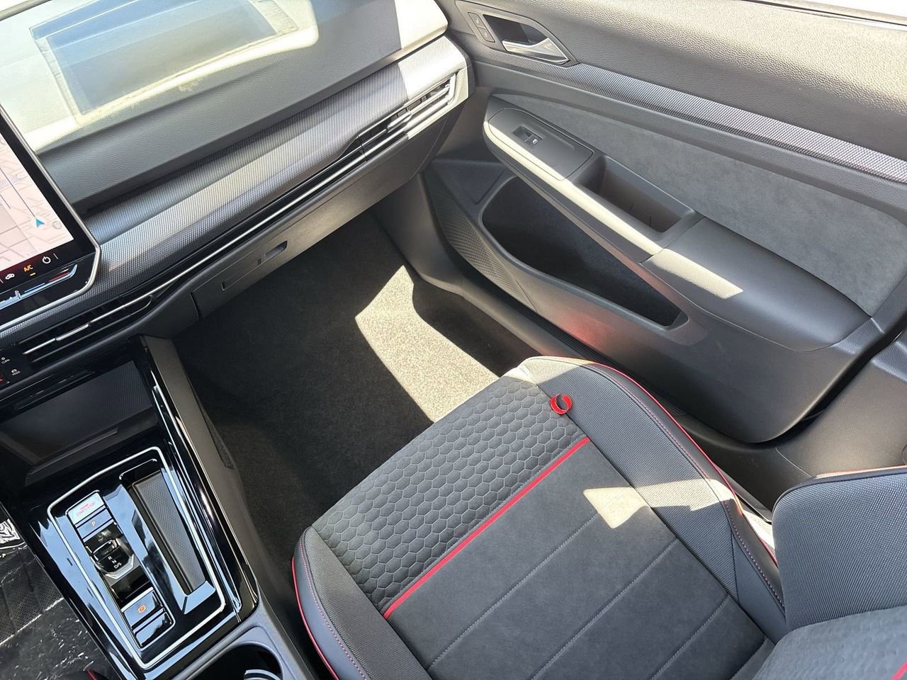 New 2026 Volkswagen GTI SE FWD image 12