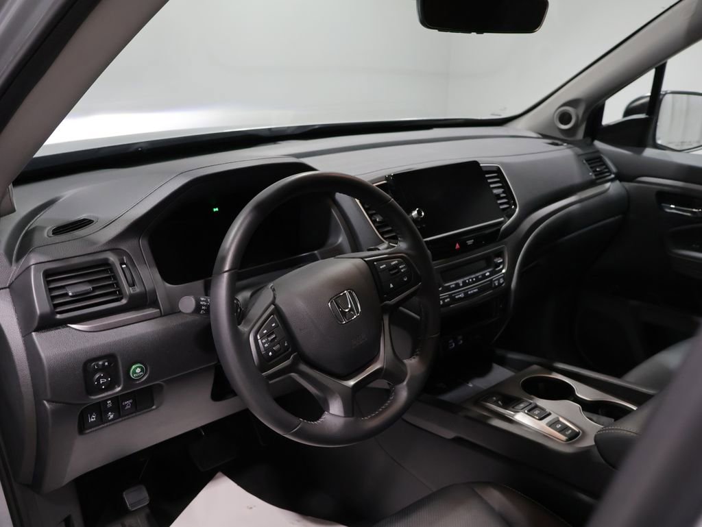Used 2025 Honda Ridgeline RTL image 17