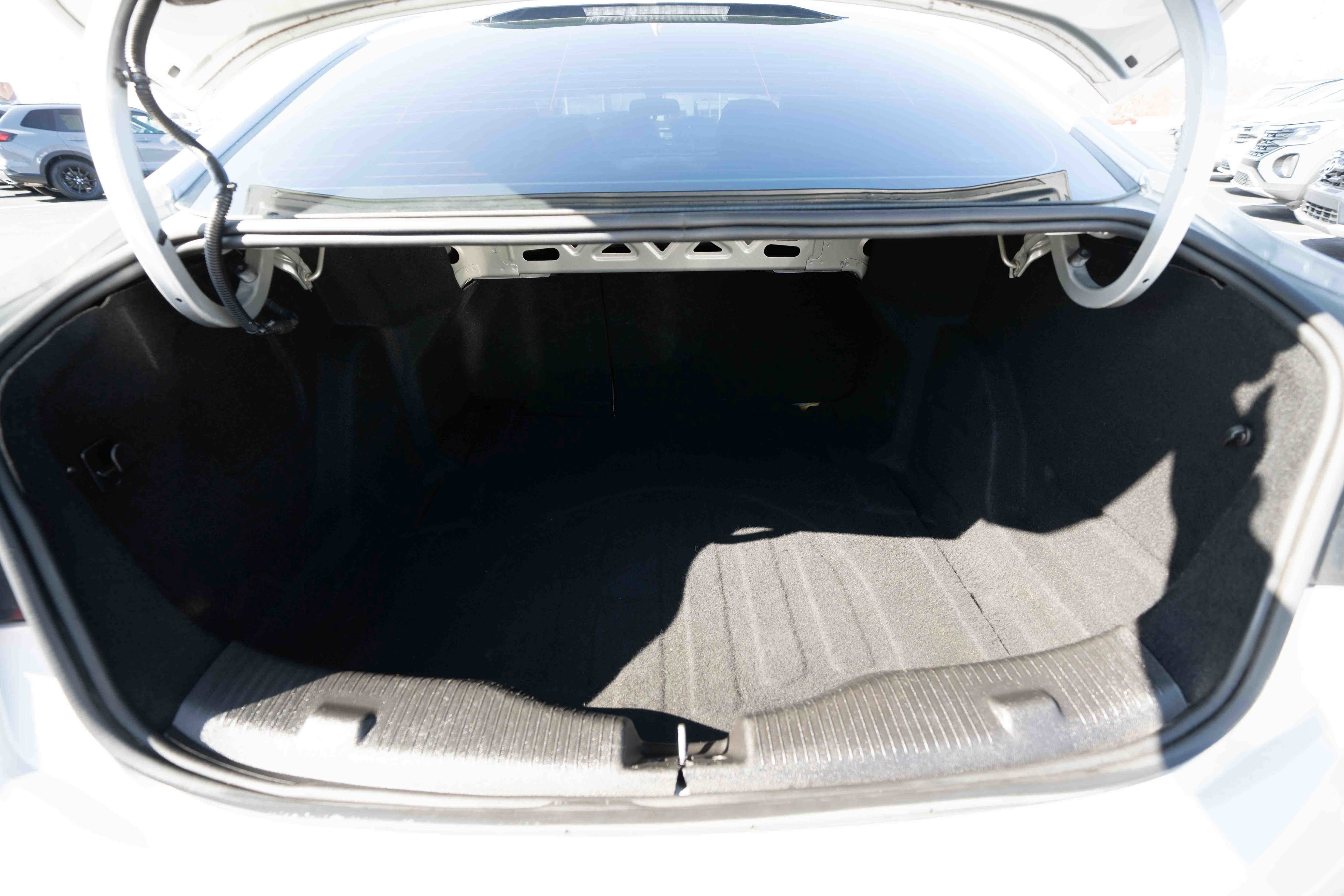 Used 2018 Chevrolet Cruze LT w/ Convenience Package image 27