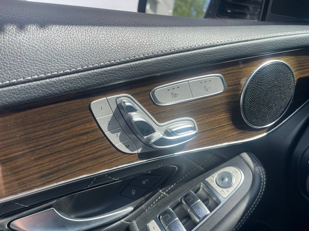 Used 2019 Mercedes-Benz GLC 300 4MATIC image 14