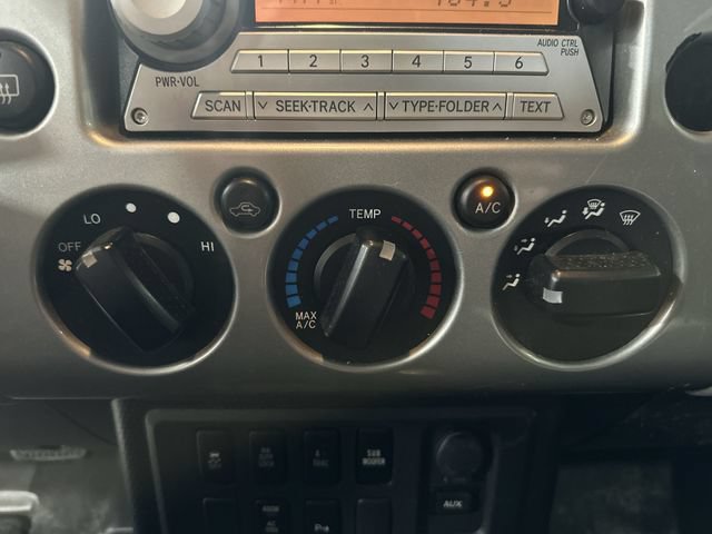 Used 2010 Toyota FJ Cruiser 4WD image 21