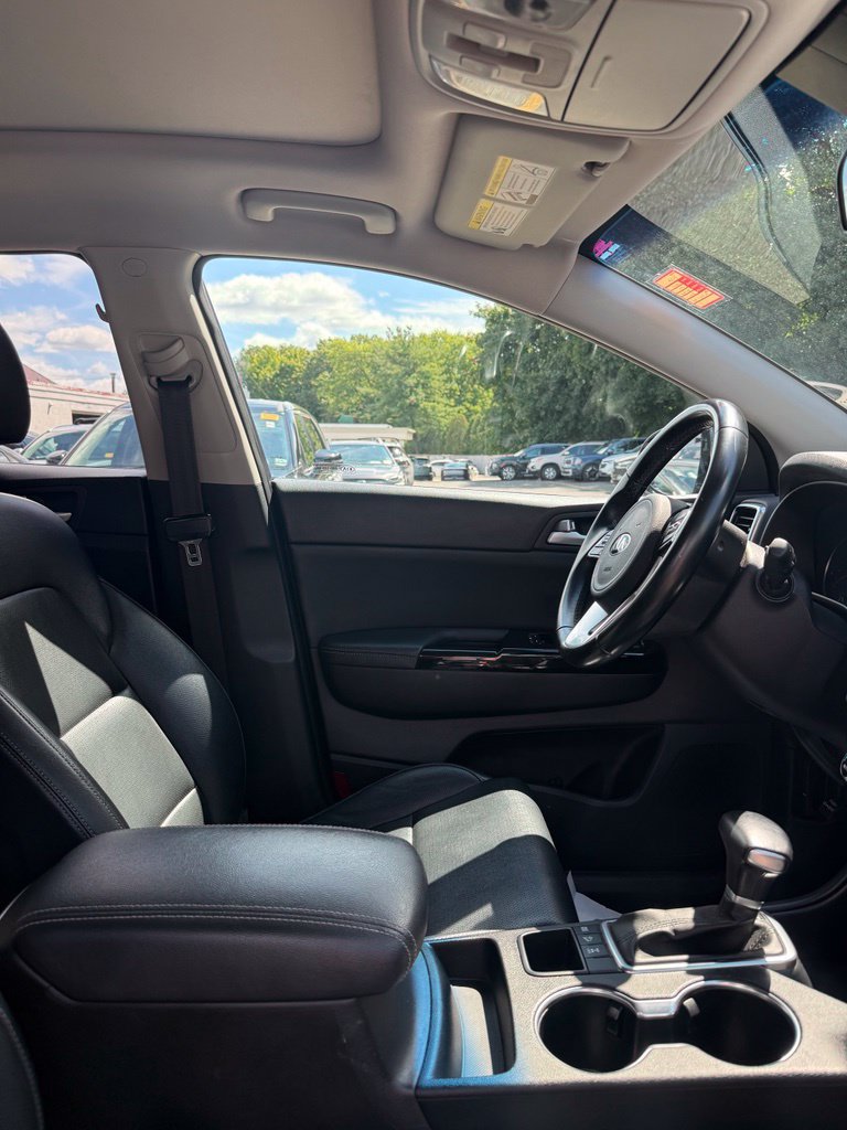 Used 2022 Kia Sportage EX AWD/4WD image 9