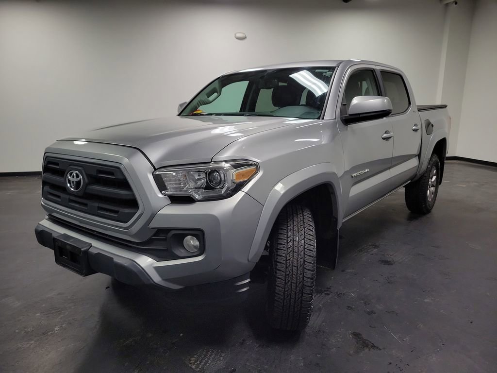 Used 2016 Toyota Tacoma SR5 image 4