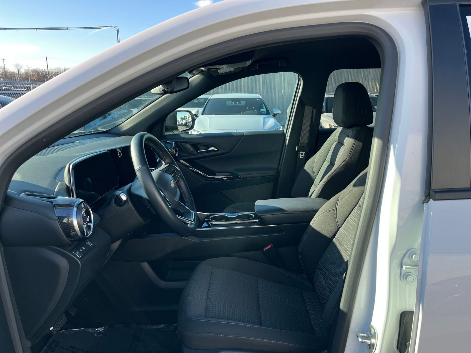 Used 2025 Chevrolet Equinox LT image 26