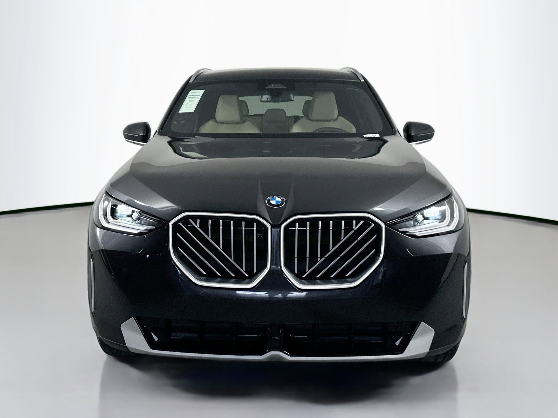 Used 2025 BMW X3 xDrive30i w/ Premium Package image 3