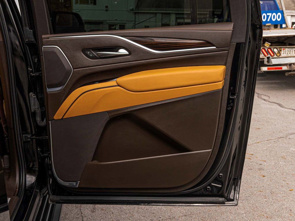 Used 2023 Cadillac Escalade ESV Sport w/ LPO, Floor Liner Package AWD/4WD image 15