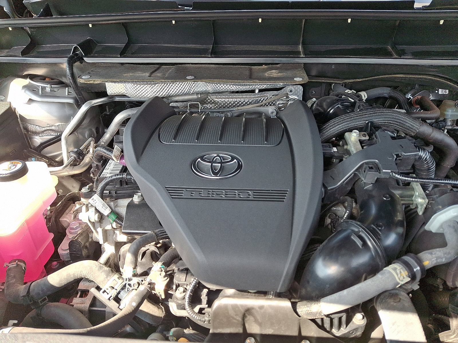Used 2023 Toyota Highlander XLE image 29