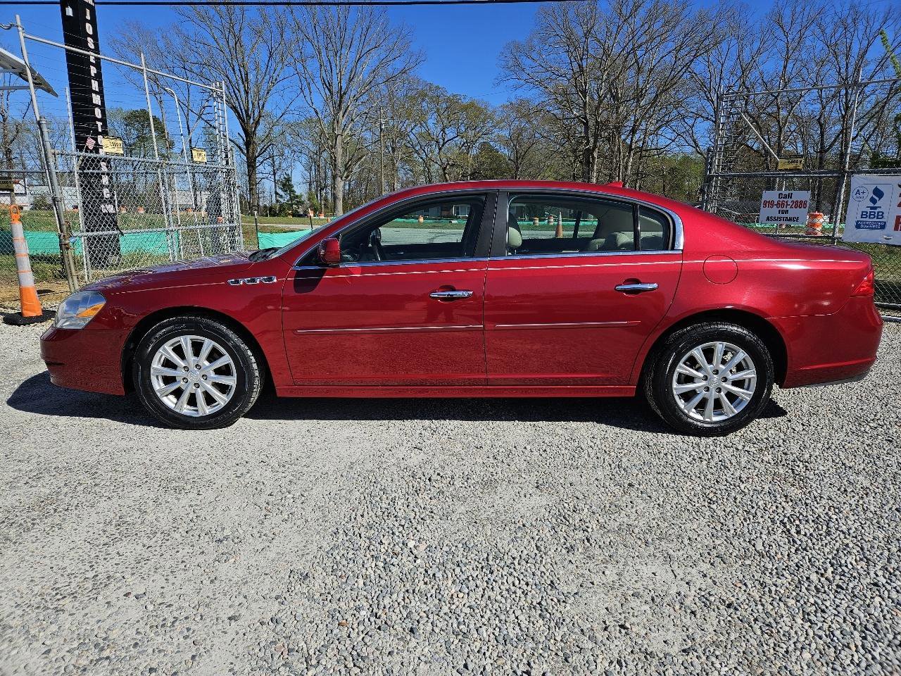 Used 2011 Buick Lucerne CXL w/ Driver Confidence Package FWD image 2