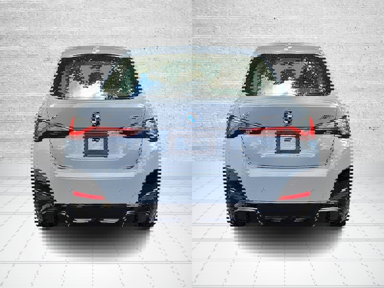 Certified 2025 BMW i4 xDrive40i w/ M Sport Package image 5