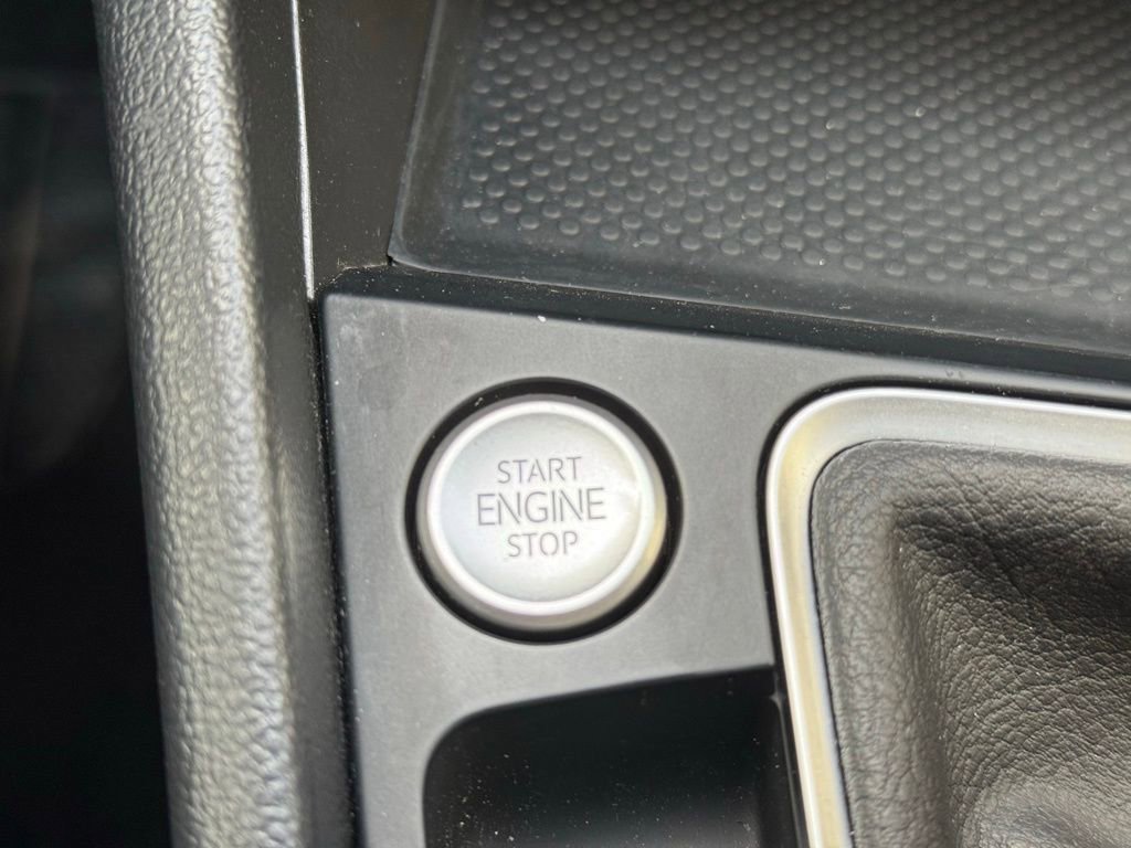 Used 2024 Volkswagen Jetta SE image 12