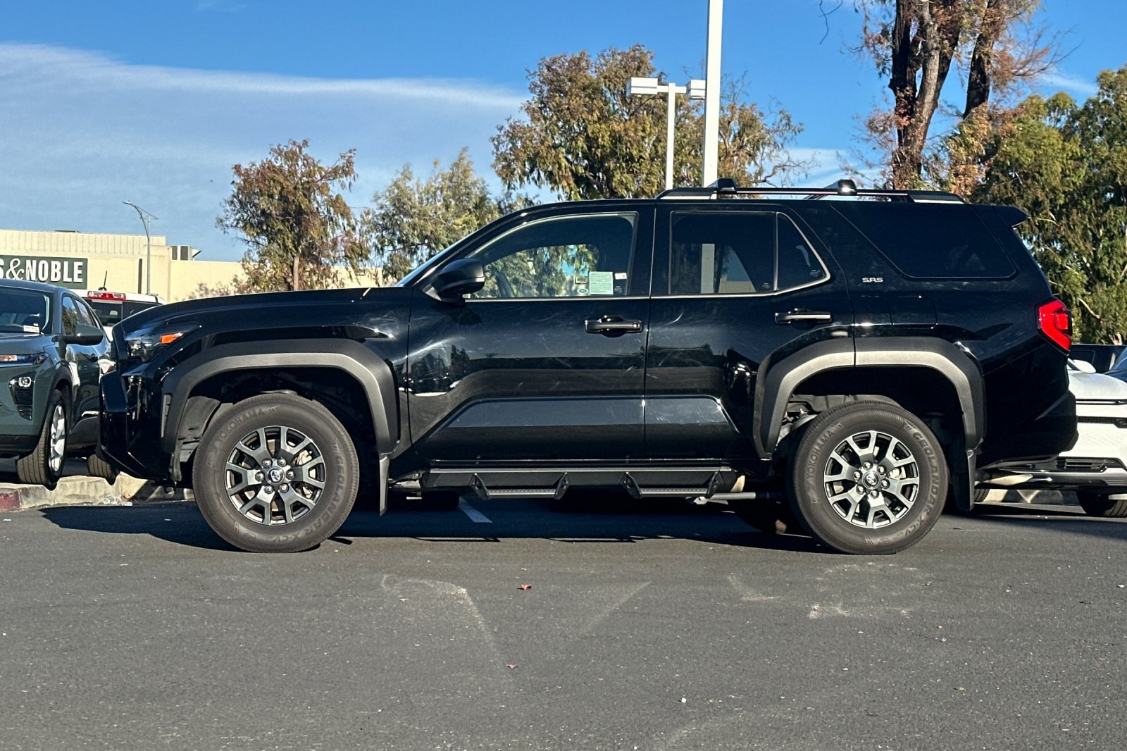 Used 2025 Toyota 4Runner SR5 AWD/4WD image 8