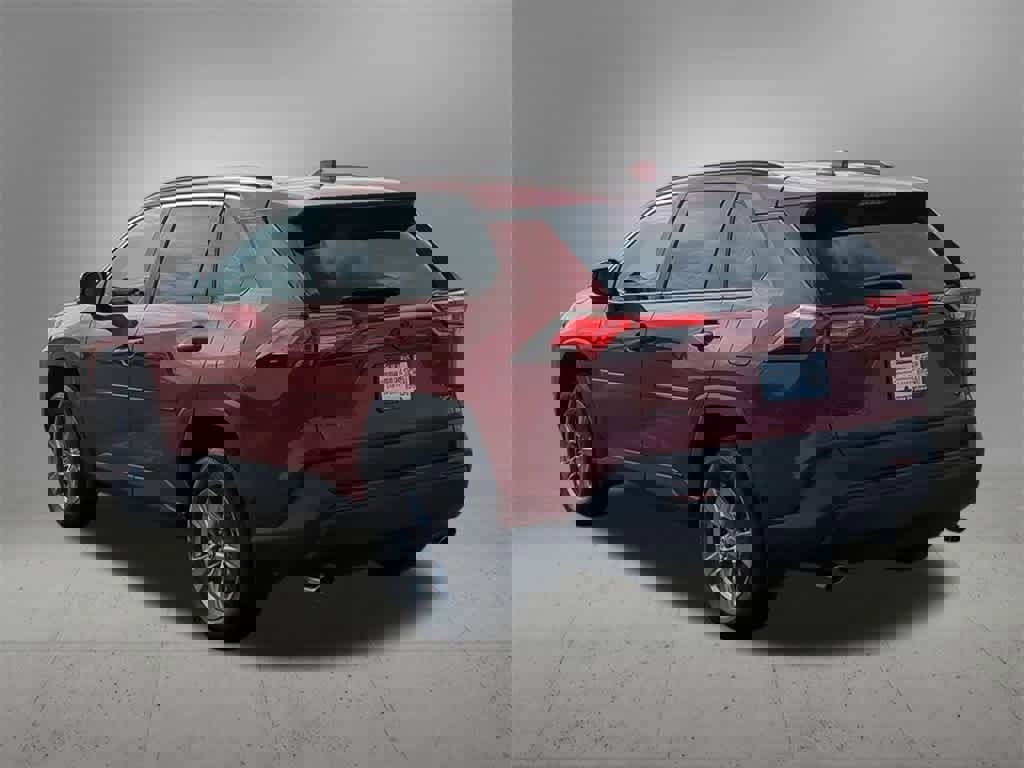 Used 2023 Toyota RAV4 XLE w/ Convenience Package image 4