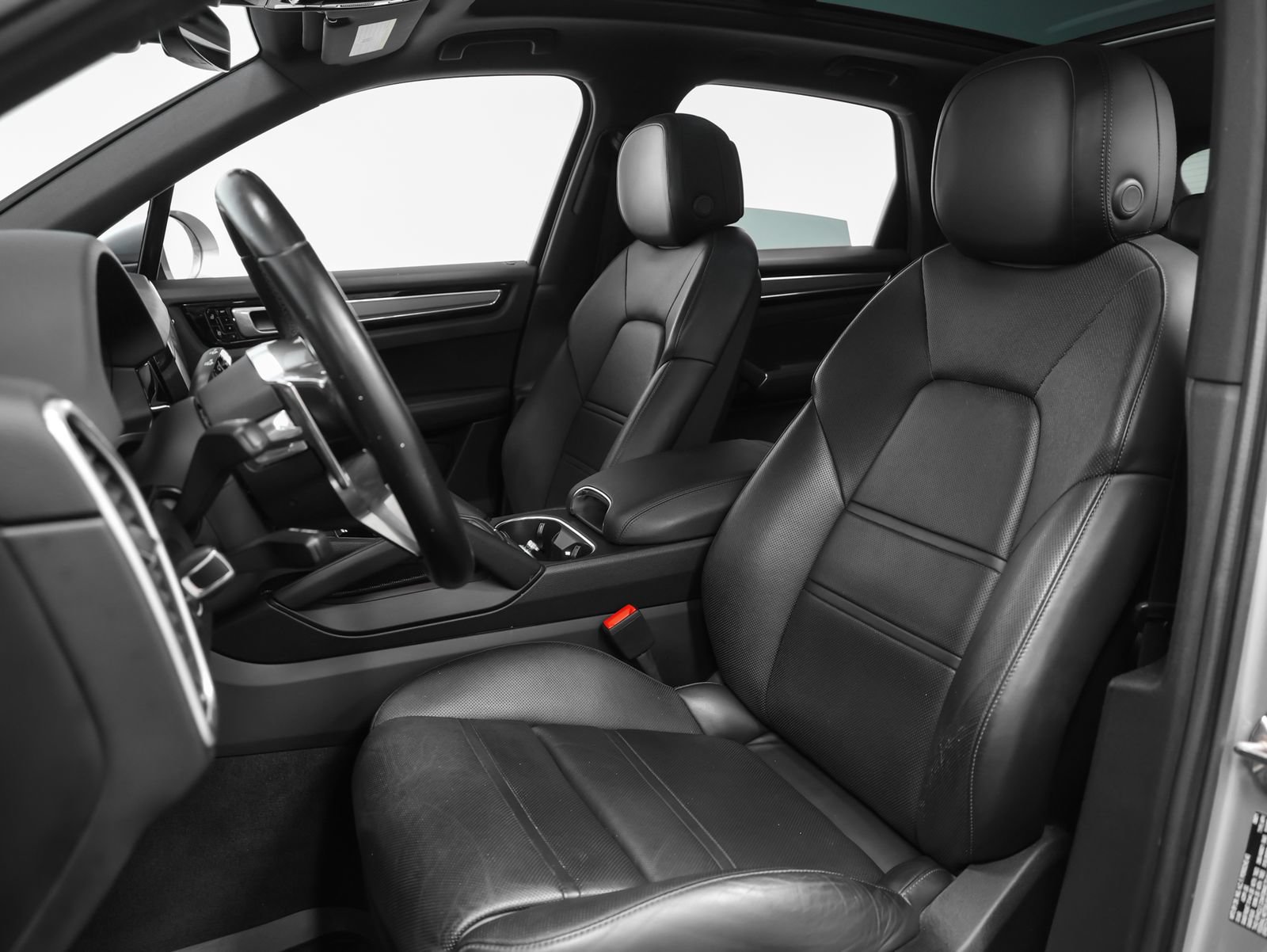 Certified 2021 Porsche Cayenne AWD/4WD image 5