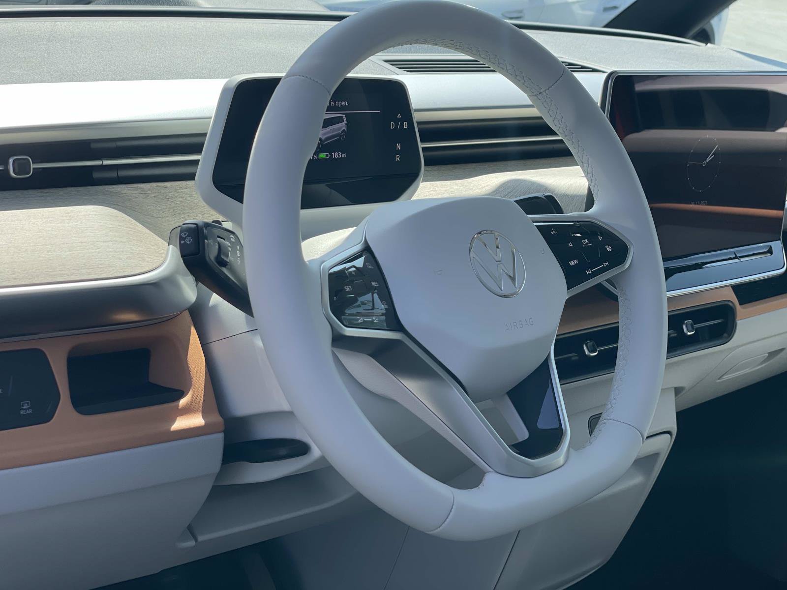 Certified 2025 Volkswagen ID. Buzz 1st Edition RWD image 9