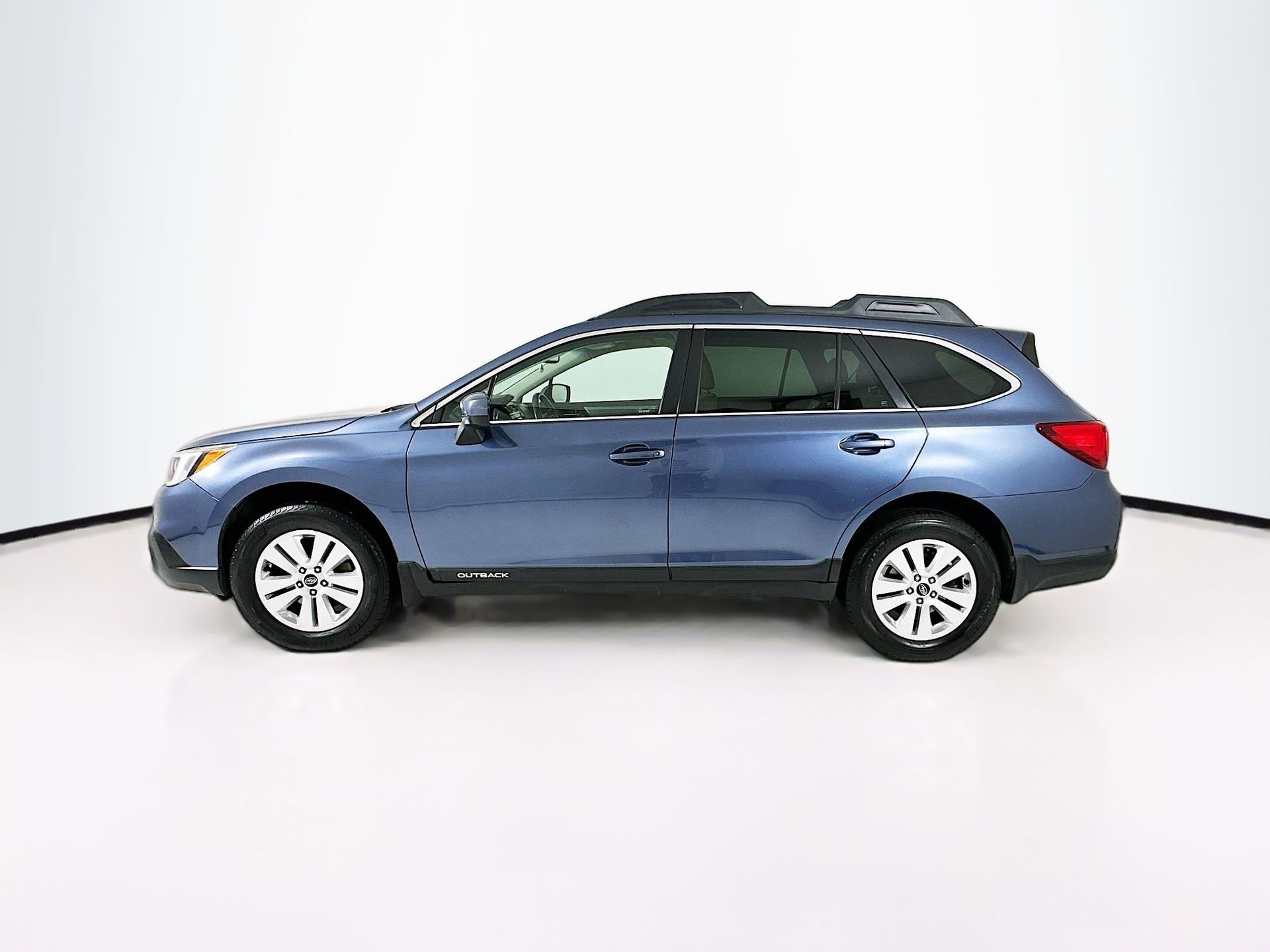 Used 2016 Subaru Outback 2.5i Premium AWD/4WD image 5