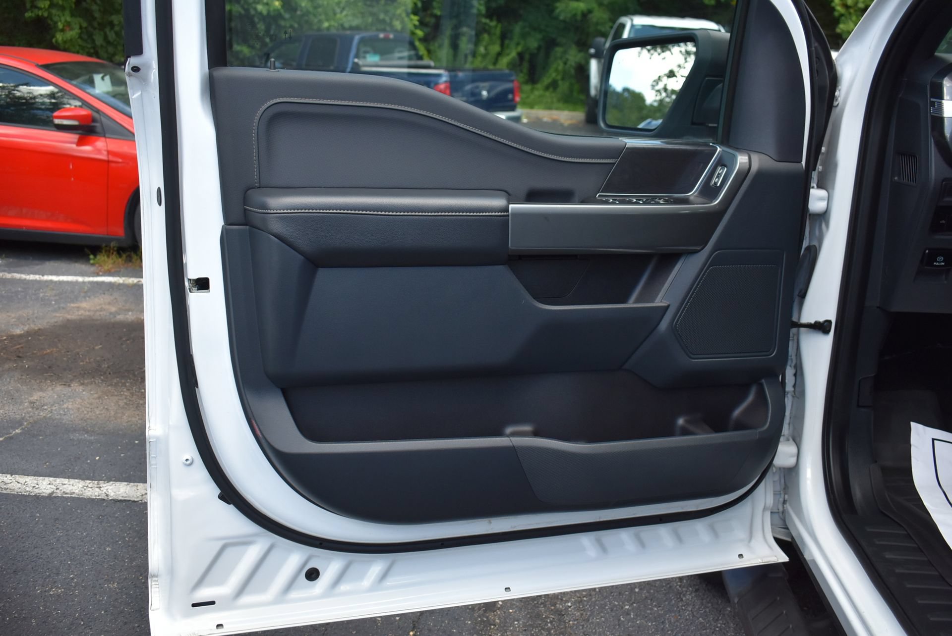Used 2022 Ford F150 XLT w/ Equipment Group 302A High AWD/4WD image 11