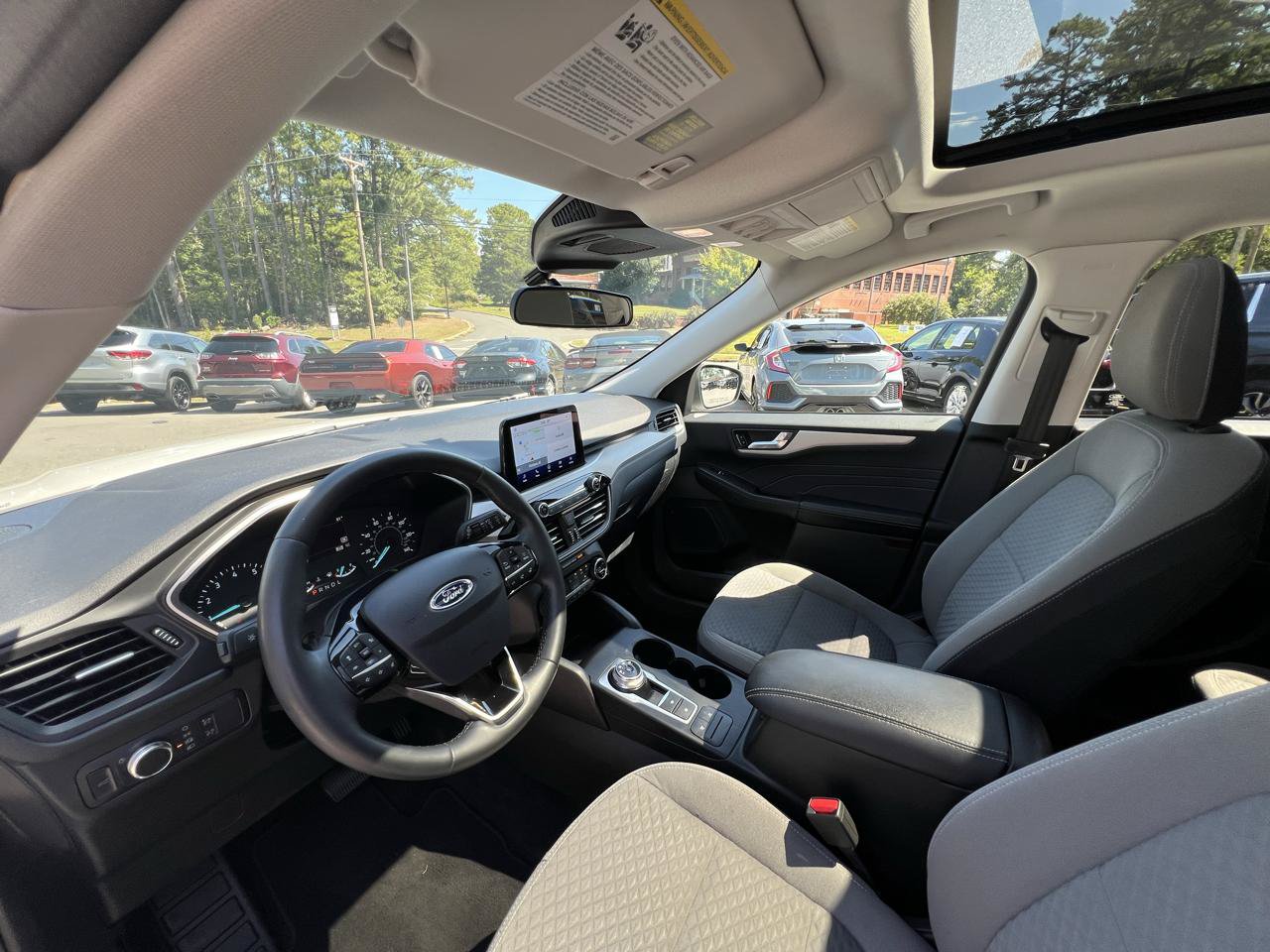 Used 2021 Ford Escape SE w/ Convenience Package FWD image 9