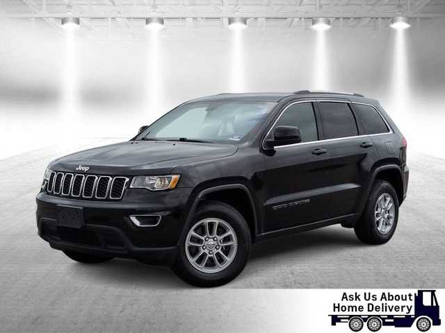 Used 2019 Jeep Grand Cherokee Laredo AWD/4WD image 1