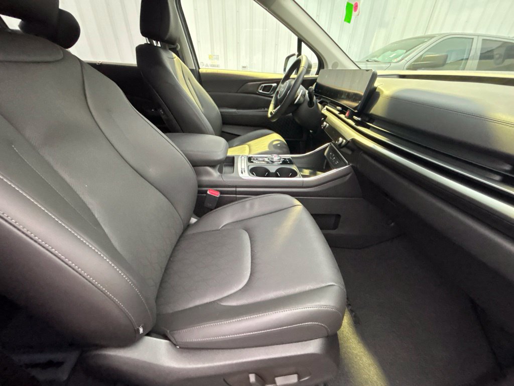 Certified 2026 Kia Carnival SX FWD image 24