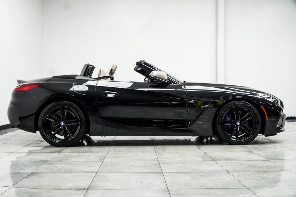 Used 2024 BMW Z4 M40i w/ Premium Package RWD image 8