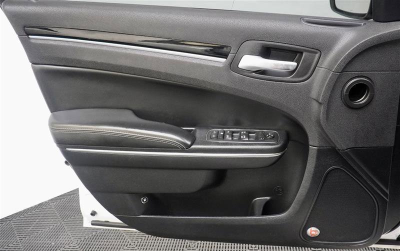 Used 2017 Chrysler 300 S image 31