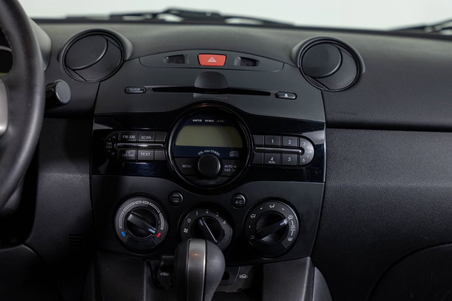 Used 2014 MAZDA MAZDA2 Touring image 34