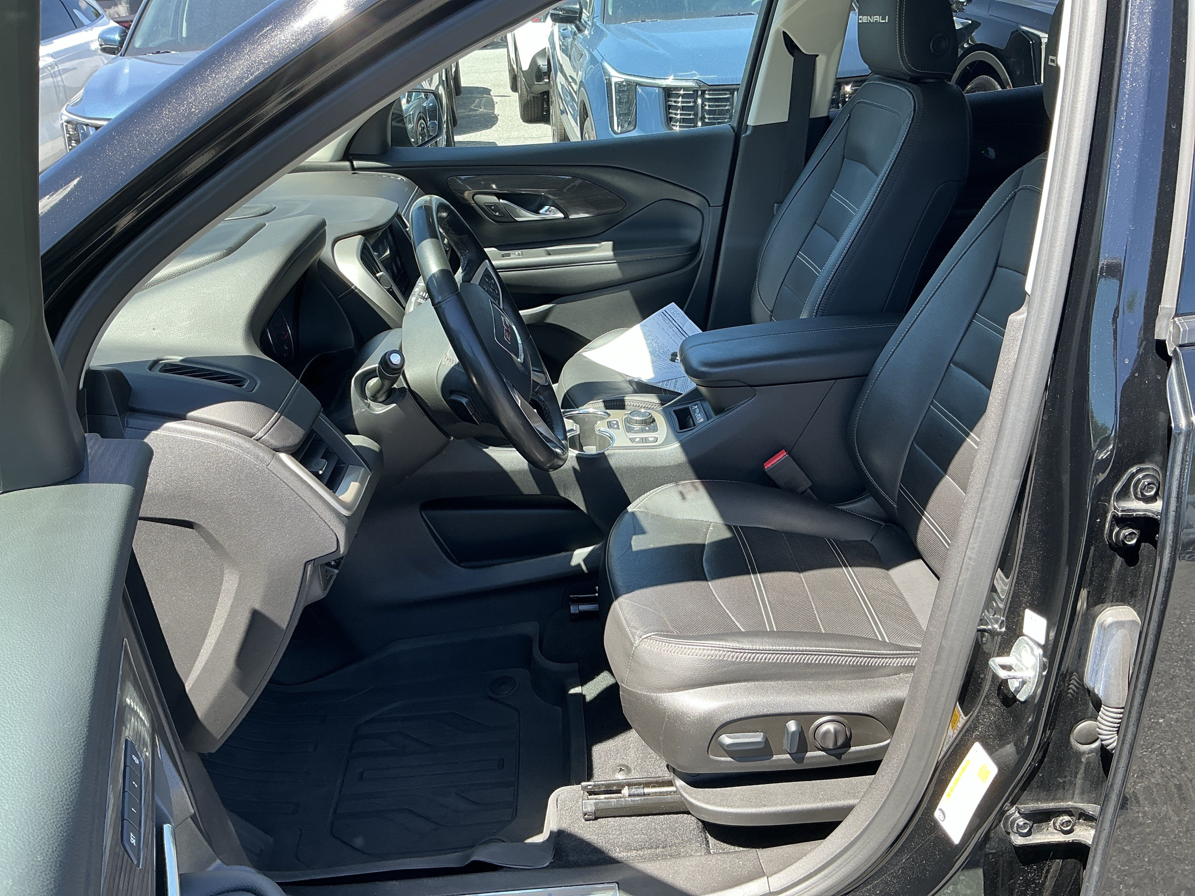 Used 2023 GMC Terrain Denali w/ Black Diamond Edition AWD/4WD image 15