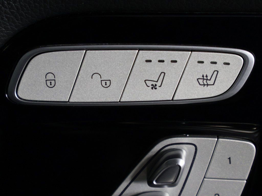 Used 2019 Mercedes-Benz G 63 AMG 4MATIC w/ Seat Comfort Package image 42