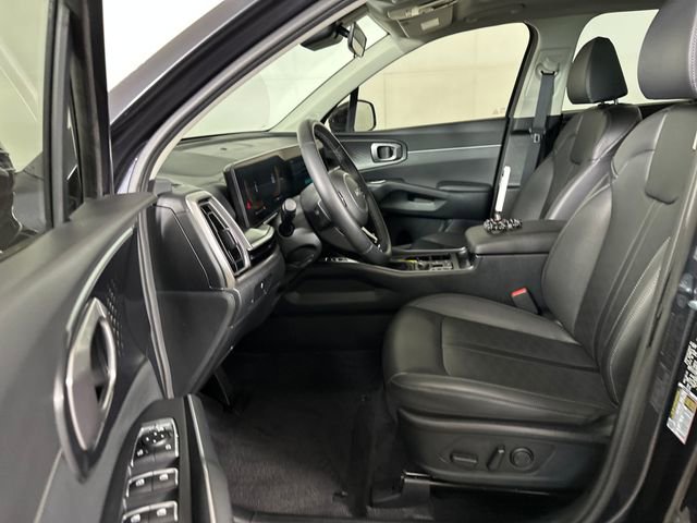 Used 2025 Kia Sorento S w/ Panoramic Sunroof Package image 11