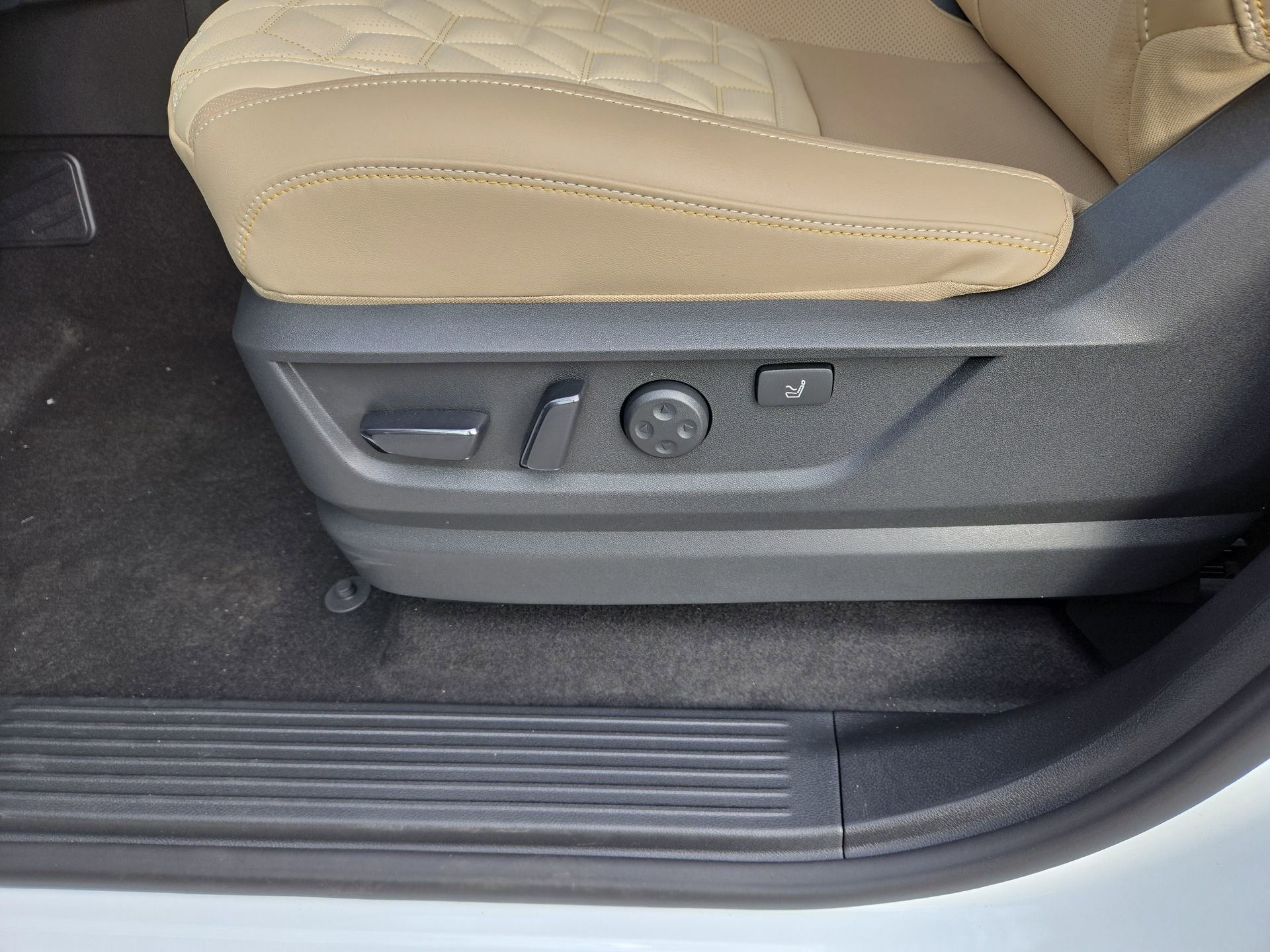 New 2026 Nissan Armada Platinum Reserve image 32