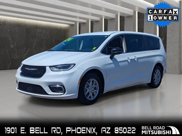 Used 2024 Chrysler Pacifica Touring-L FWD image 1