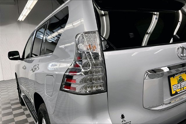 Used 2018 Lexus GX 460 Premium w/ Premium Package AWD/4WD image 38