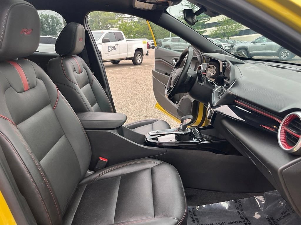 Certified 2024 Chevrolet Trax RS w/ Sunroof Package FWD image 47