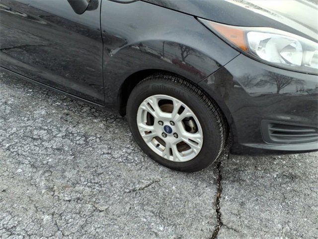 Used 2015 Ford Fiesta SE image 4