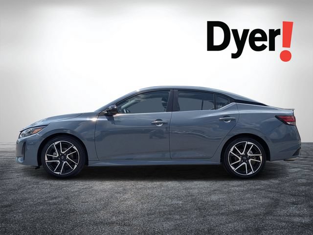 Used 2025 Nissan Sentra SR w/ SR Premium Package FWD image 7