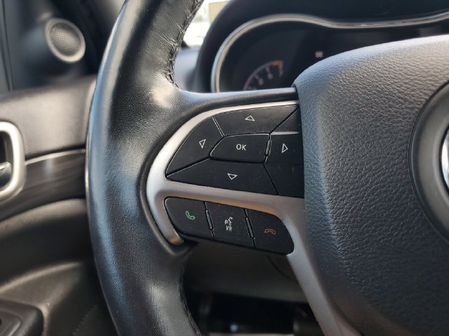 Certified 2020 Jeep Grand Cherokee Laredo RWD image 25