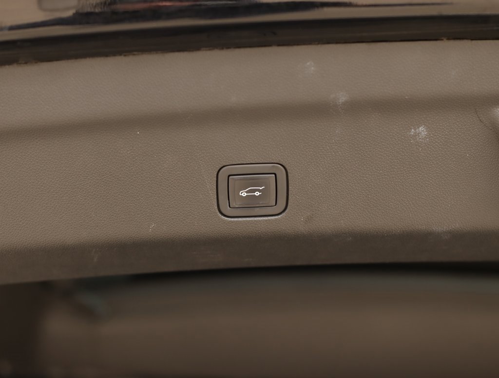 Used 2021 Chevrolet Tahoe Premier w/ Premium Package image 35