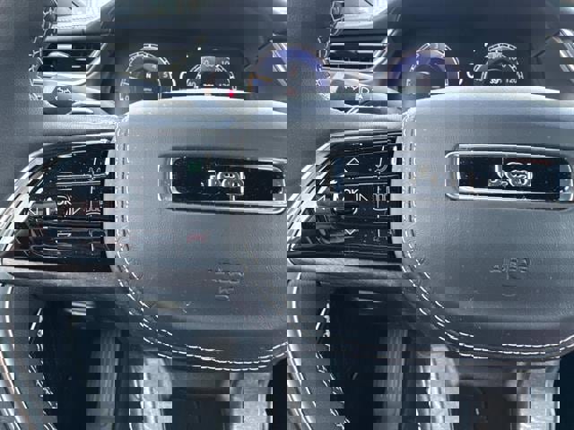 Certified 2025 Jeep Grand Cherokee Overland w/ Luxury Tech Group IV image 23