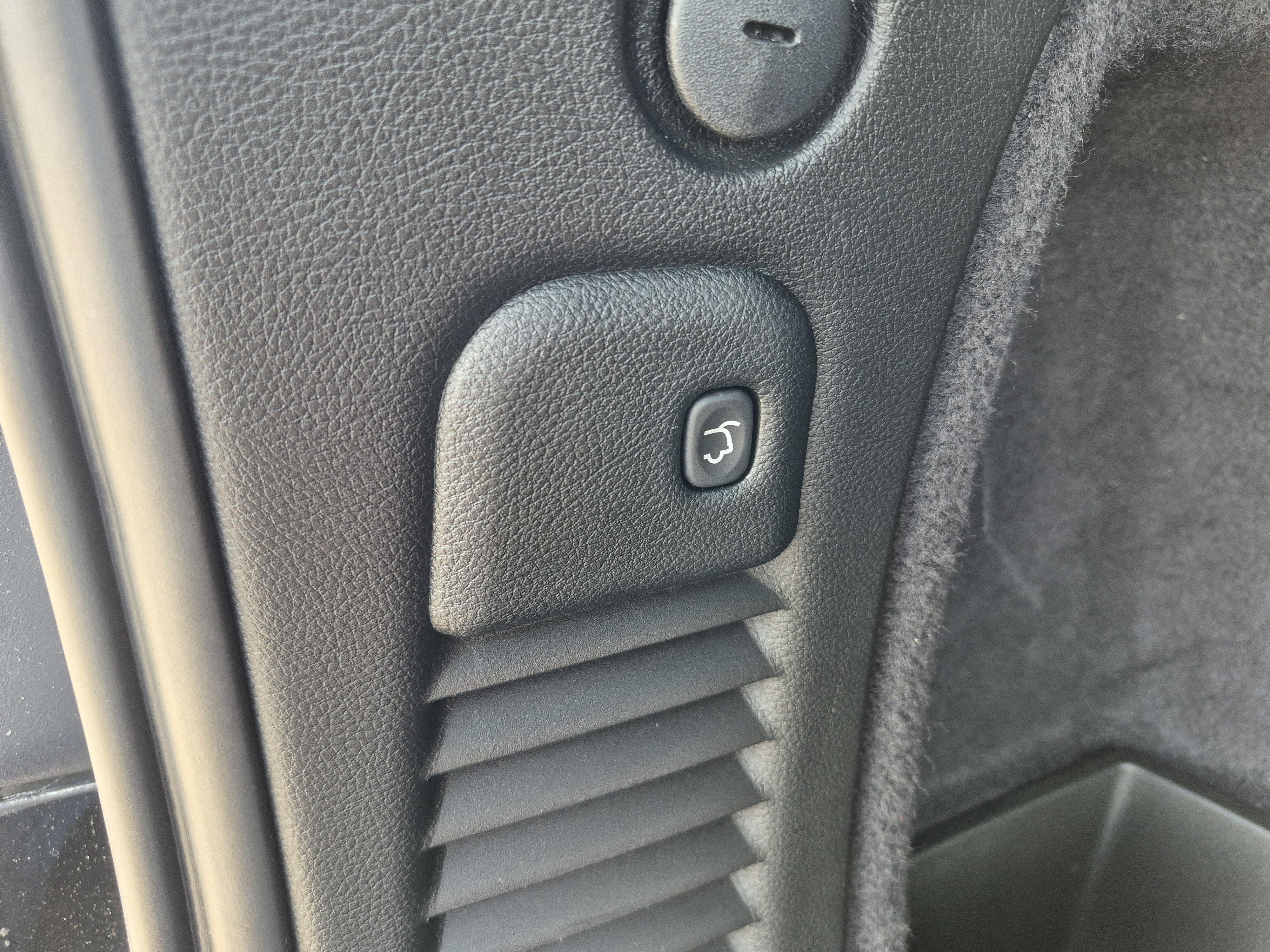 Used 2025 Dodge Durango GT RWD image 12